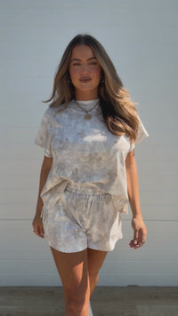 Women's Stylish Women's White Woodland Camouflage Casual 2-Piece Short Set - Perfect Fit for Outdoor Adventures and Daily Wear