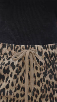 Women's Comfortable Brown Retro Leopard Print Lace-Up Mid Rise Denim Shorts with Stretchy Waistband for Everyday Style