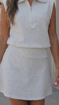 Stylish Women's Light Grey Sleeveless Zipper Tank Top & Skort Set - Comfy Summer Athleisure Outfit for Active Days