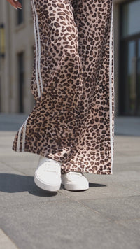 Chic Women's Culotte Pants in Soft Fabric - Trendy, Comfortable Fit for Everyday Wear or Casual Outings