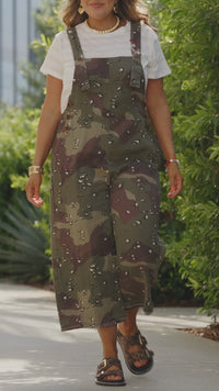 Trendy Women's Green Camouflage Jumpsuit with Leopard Details - Relaxed Fit for Effortless Summer Style