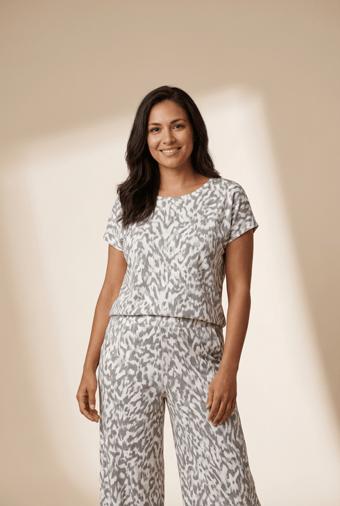Women's Stylish Beige Women's Two-Piece Set - Versatile Casual Outfit with Comfortable Fit for Day and Night Wear