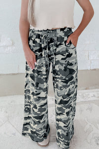 Stylish Women's Green Camouflage Casual Drawstring Pants - Comfortable Fit for Everyday Style and Relaxed Outings