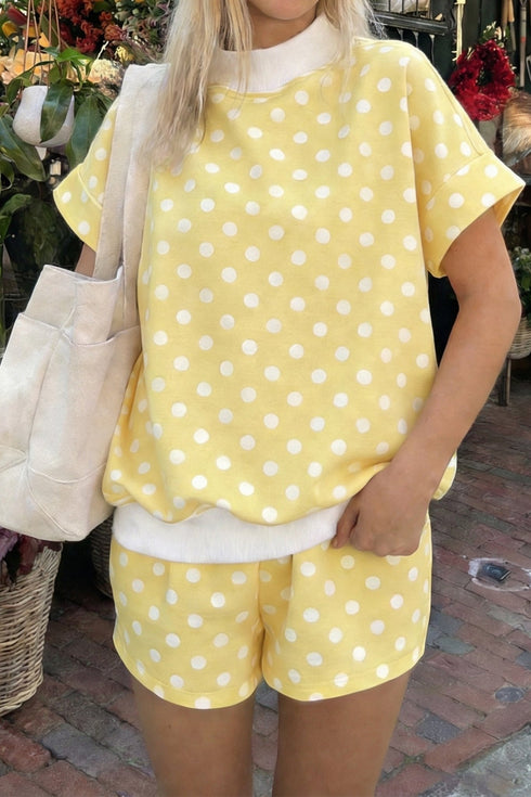 Women's Stylish Women's Yellow Polka Dot Mock Neck Short Set with Color Block Trim - Perfect Casual Summer Outfit for Comfort