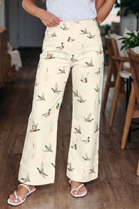 Trendy Women's Beige Mallard Print Cuffed Hem Shift Jeans for Effortless Casual Chic Style