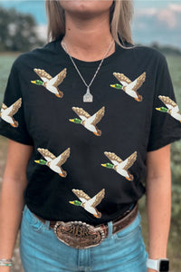 Women's Trendy Women's Black Sequin Mallard Duck Graphic Tee - Stylish Casual Fit for Fashion Enthusiasts