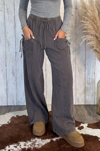 
Trendy Women's Chic Culottes and Pants - Comfortable, Stylish Fit in Must-Have Colors for Everyday Fashion