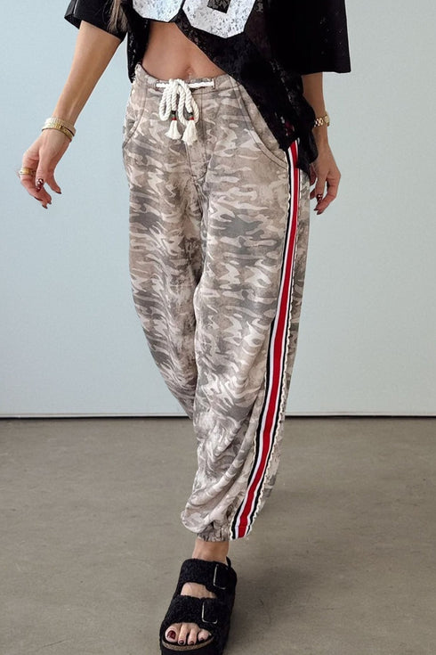 Women's Trendy Women's Khaki Camo Striped Sweatpants with Drawstring - Comfortable Casual Fit for Everyday Style