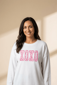 
Women's White Ribbed XOXO Graphic Sweatshirt with Pink Bow Embroidery