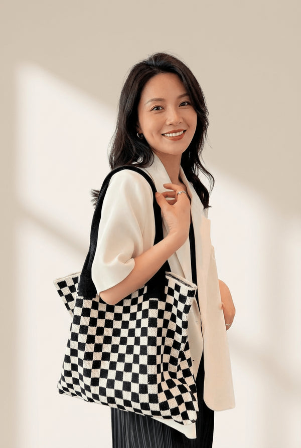 Women's Black and White Checkered Knit Shoulder Tote Bag
