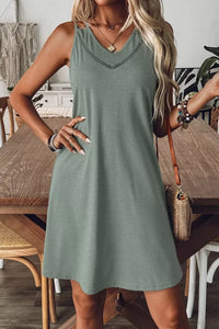 Women’s Grass Green Lace V-Neck Sleeveless Shift Mini Dress - Chic Summer Style for Effortless Elegance and Comfort