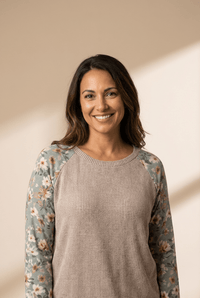 Women's Ribbed Floral Raglan Sleeve Top in Parchment and Dusty Sage