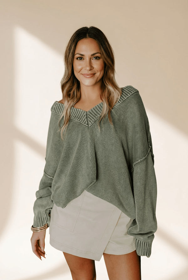 Women's Trendy Women's Oversized Mineral Wash Sweater in Soft Pastel Colors - Cozy Style for Effortless Everyday Fashion