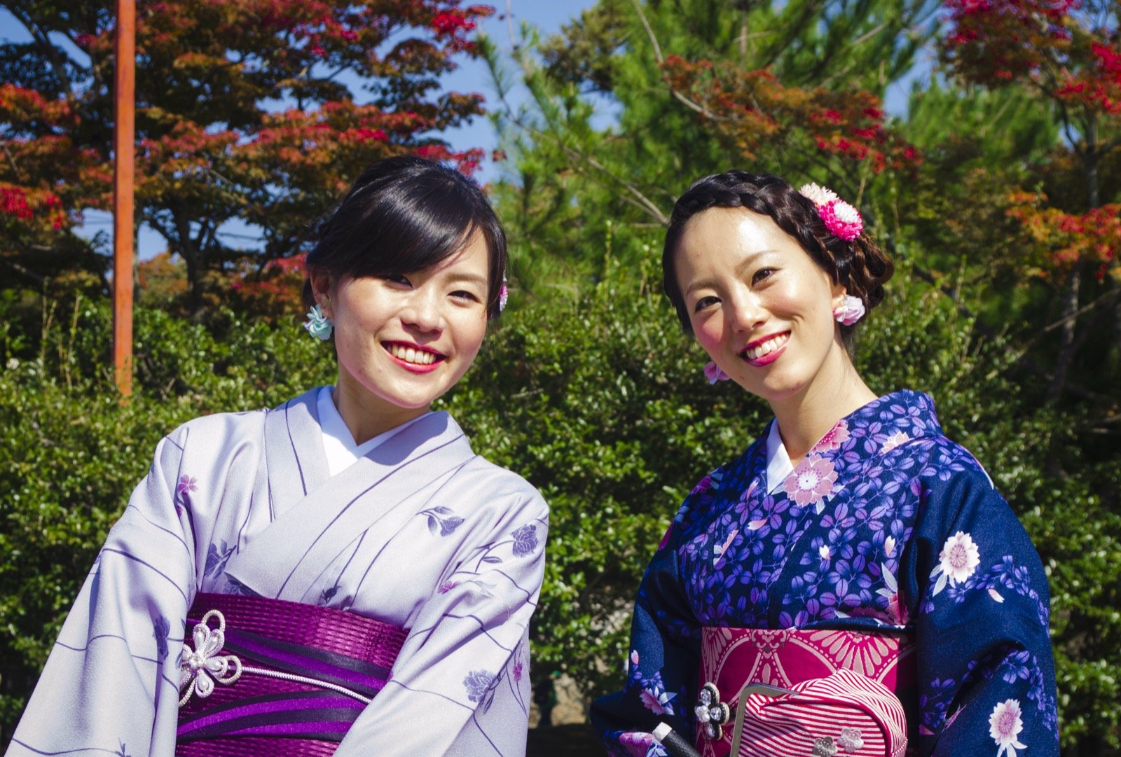 Kimono wide sleeve square T-cut panel.